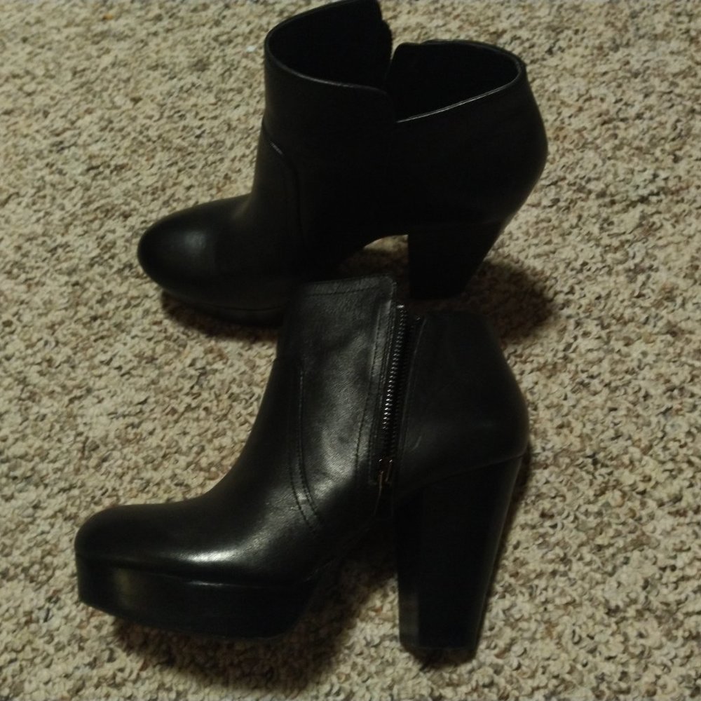 Gianni Bini Platform Booties